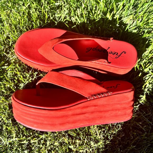 Free People Shoes - Free people coral platform flip flops
